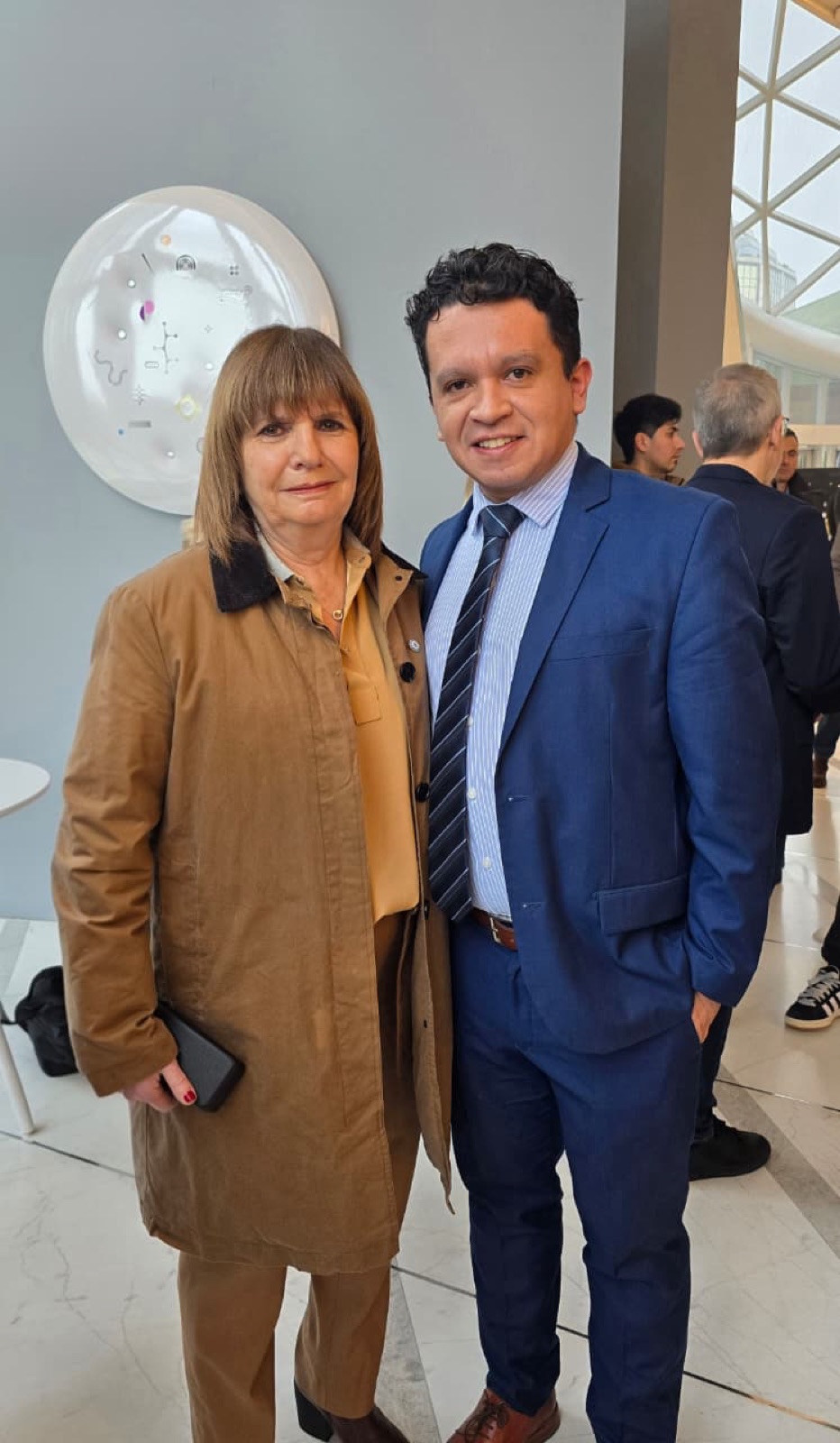 Diego Macana Roa junto a Patricia Bullrich